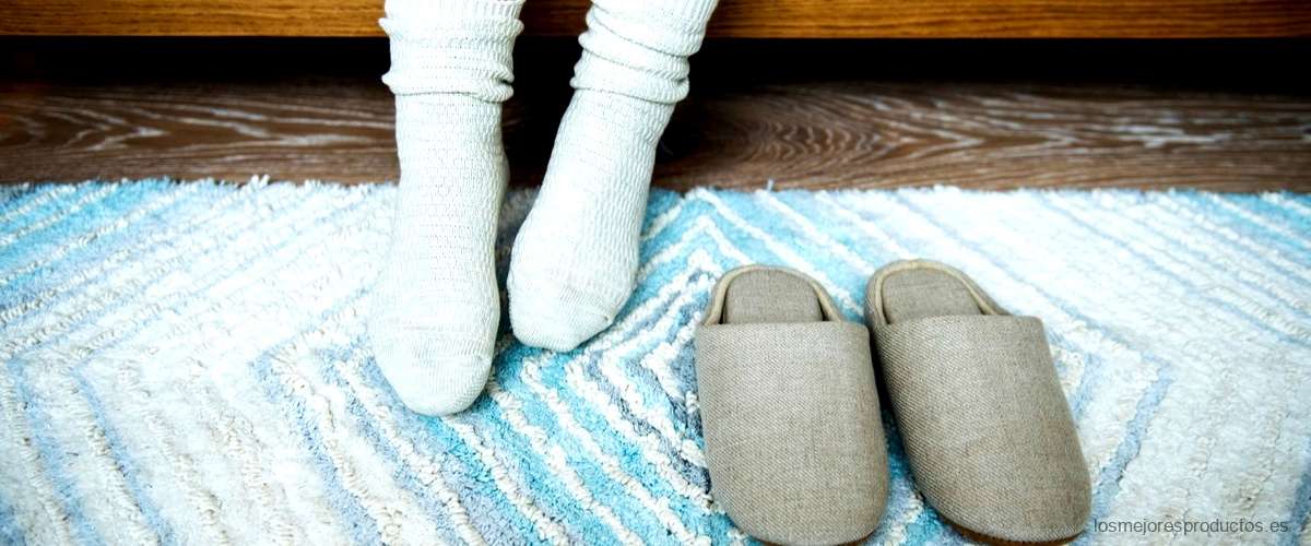 5. Cómo proteger el parquet de tu hogar con calcetines para perros
