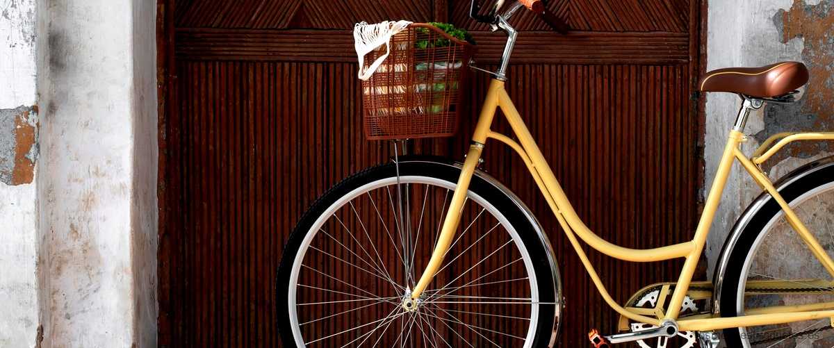 Ahorra espacio en casa con un soporte para colgar la bicicleta de Bricomart