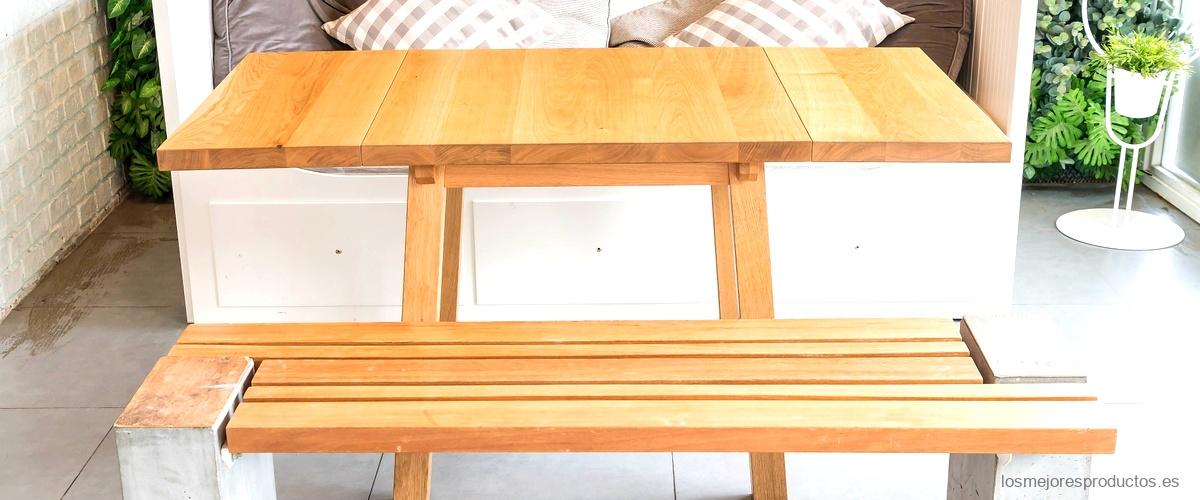 Añade sofisticación a tu sala con una mesa centro elevable color cerezo