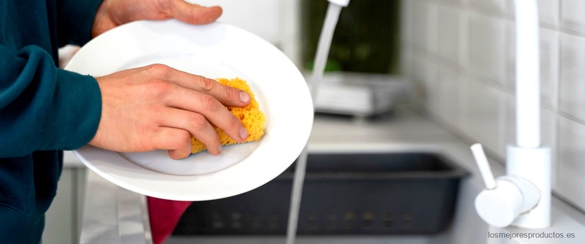 Calgon Lavavajillas: la solución perfecta para eliminar la grasa de tus platos.