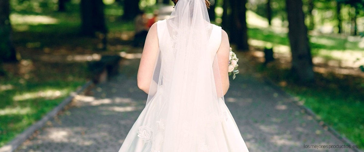 Chal para boda Parfois: el toque final que necesitas para tu outfit de invitada