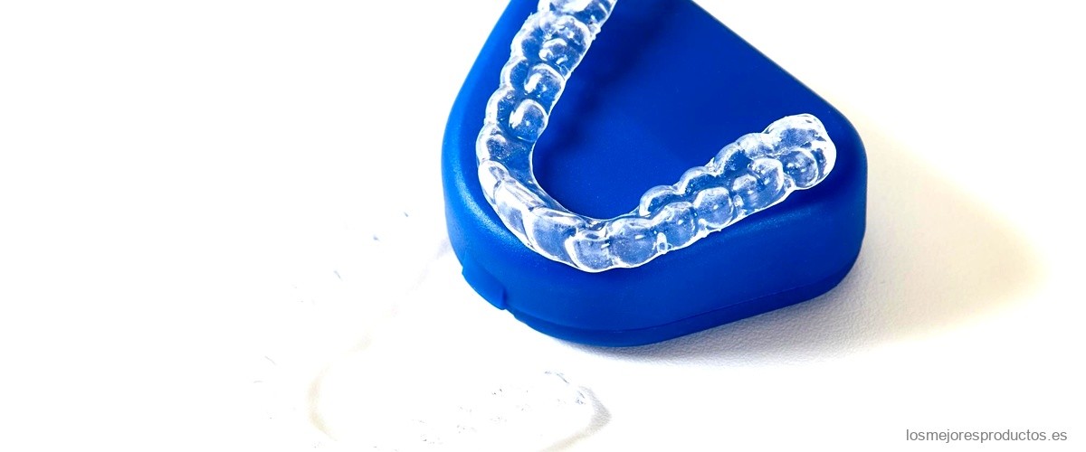 ¿Cómo limpiar una dentadura postiza muy sucia?