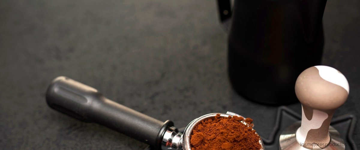 ¿Cómo moler granos de café sin molinillo?