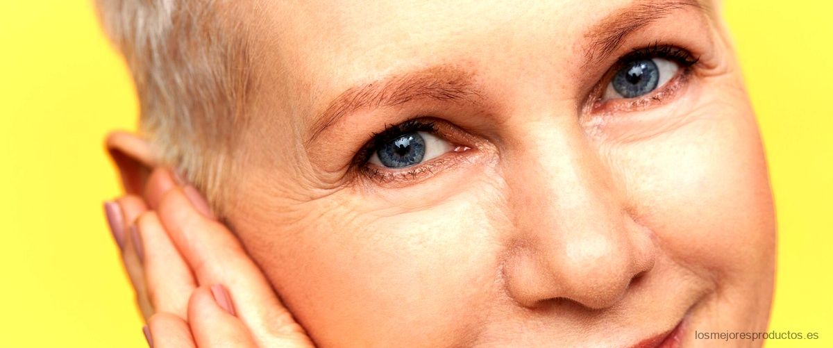 ¿Cómo rejuvenecer la piel del contorno de ojos?