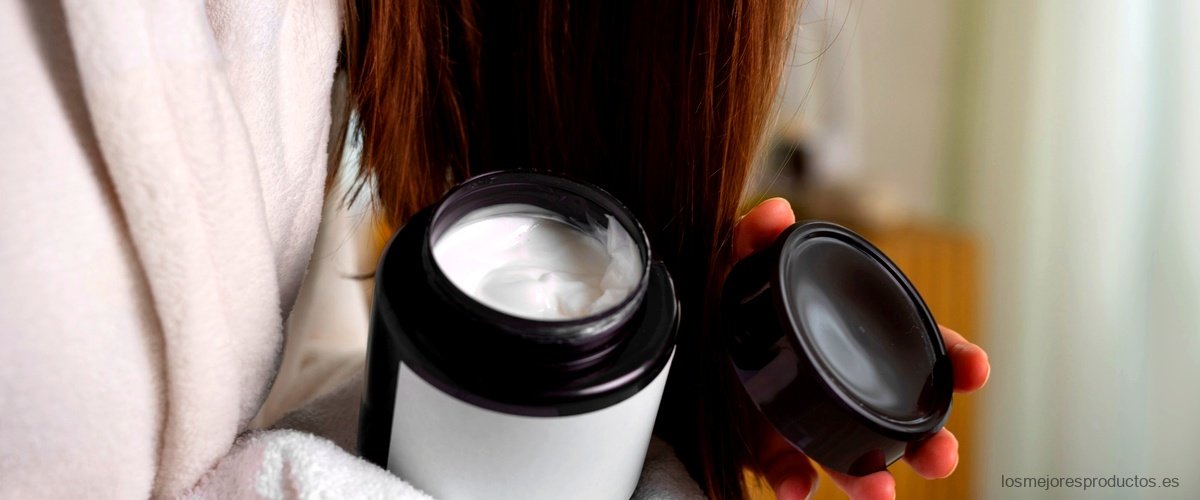 ¿Cómo se aplica la crema suavizante para el cabello?