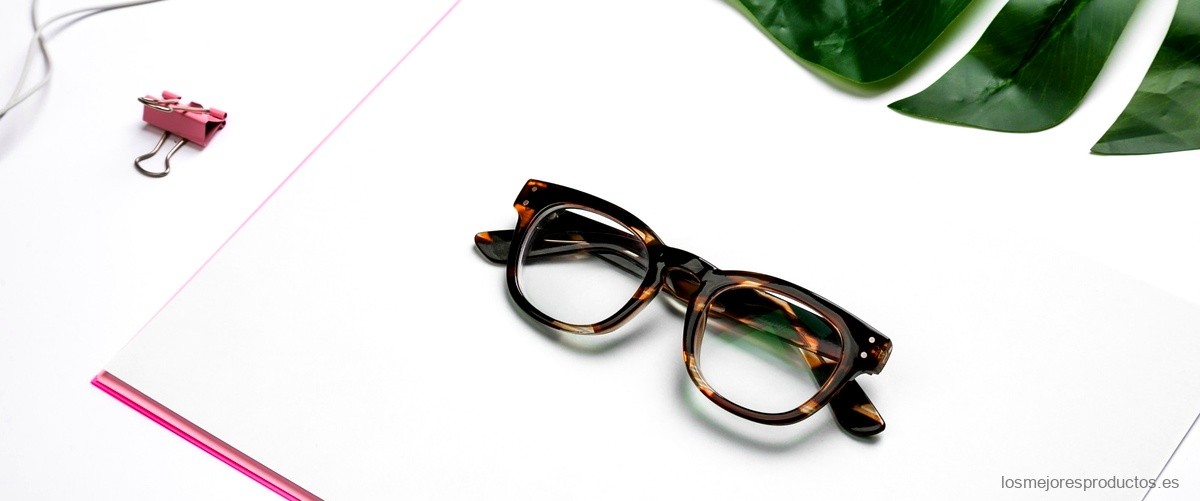 ¿Cómo se llaman las gafas que se utilizan para ver de cerca y de lejos?