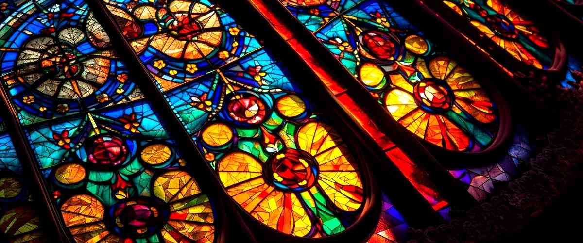 ¿Cómo se llaman las vidrieras de las catedrales?