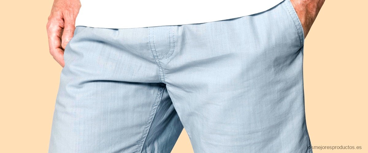 ¿Cómo se llaman los pantalones que están de moda para hombres?