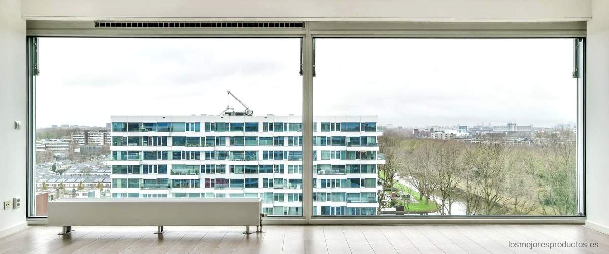 Cortinas de cristal plegables: la opción más moderna y estilizada para tu terraza.