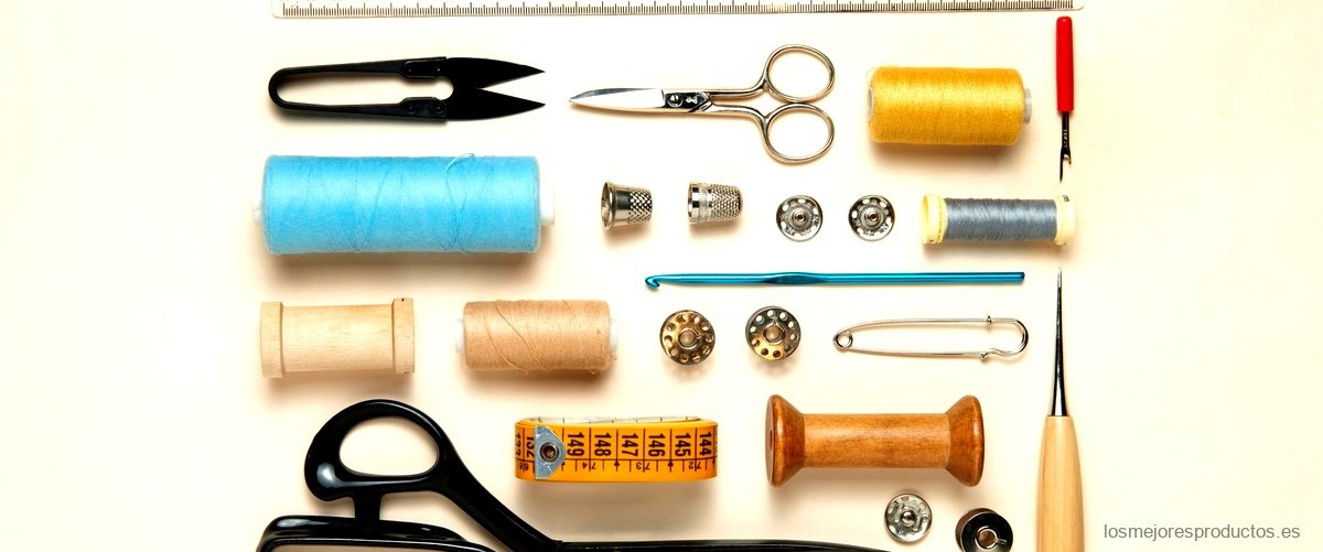 ¿Cuáles son las tres partes importantes de la máquina de coser?