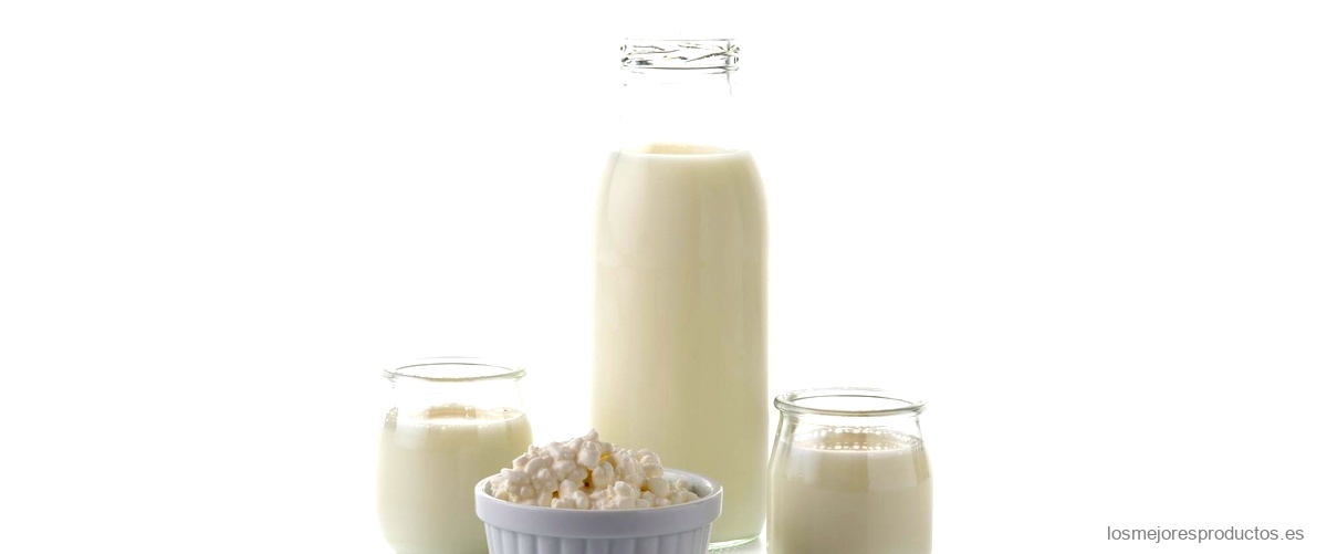 ¿Cuántos gramos de proteína tiene un vaso de leche semidesnatada?