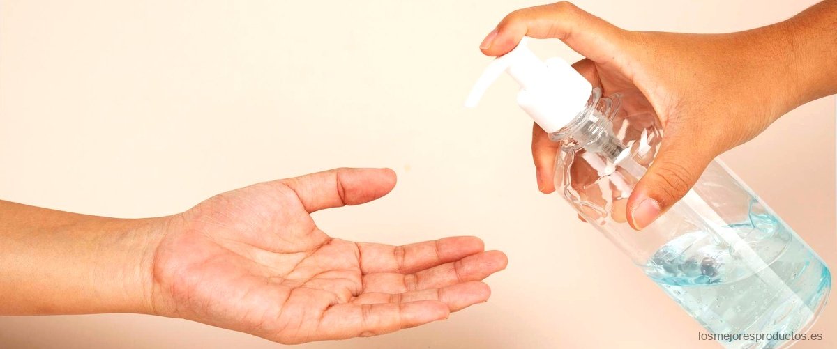 Cuida tus manos con el recambio de jabón de manos líquido dermo protector Deliplus