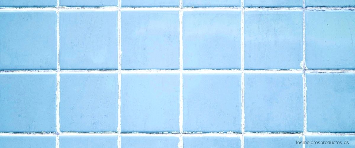 Dale un toque moderno a tu baño con azulejos adhesivos en 3D