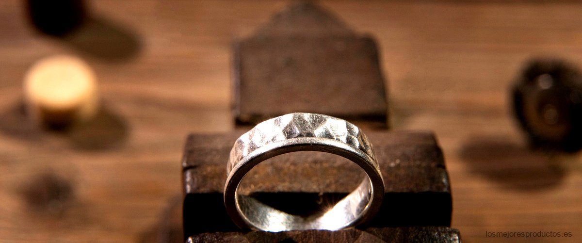 Descubre cómo utilizar los anillos de amarre para asegurar tu carga sin problemas