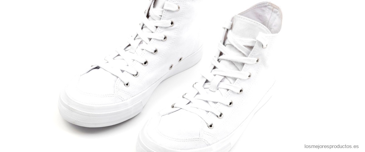 Descubre la elegancia de las adidas sl 72 blancas: un clásico reinventado.