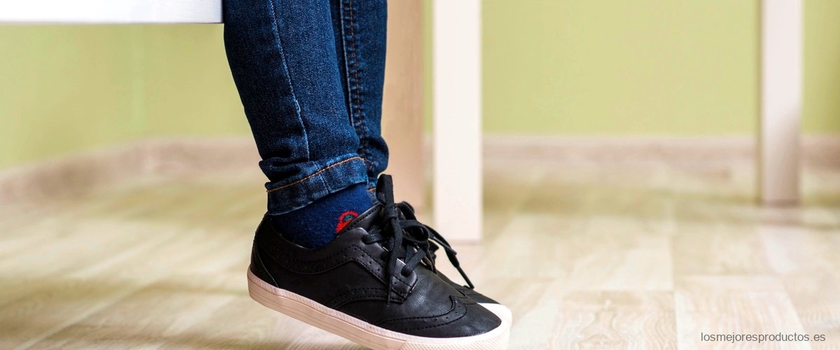 Descubre las zapatillas de casa para hombre en Primark: calidad y buen precio