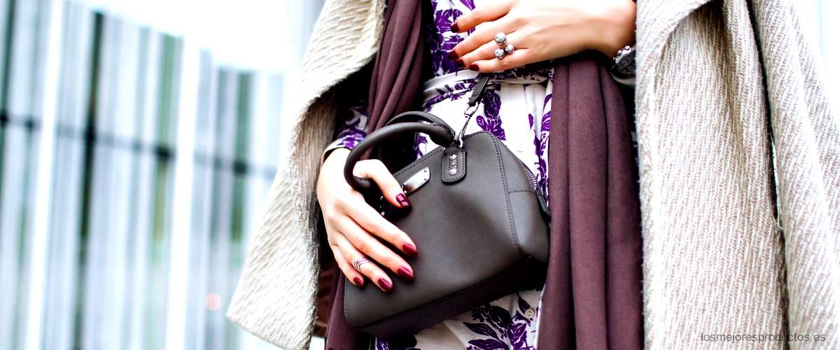 Descubre los bolsos Charada: Una combinación perfecta de elegancia y estilo