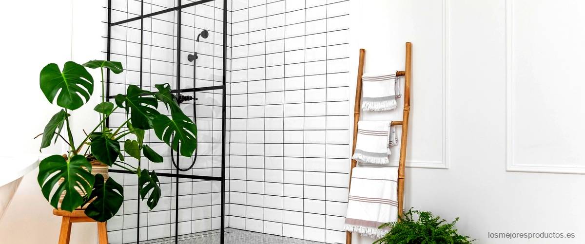 Descubre los paneles de ducha de diseño en bricomart