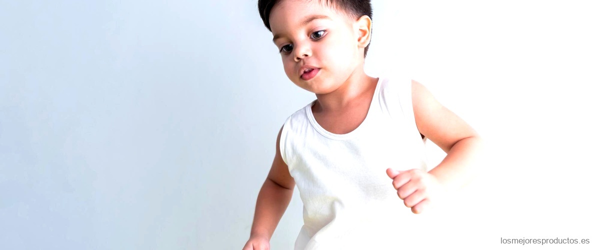 Encuentra el estilo perfecto con los body cuello alto de bebé en Carrefour