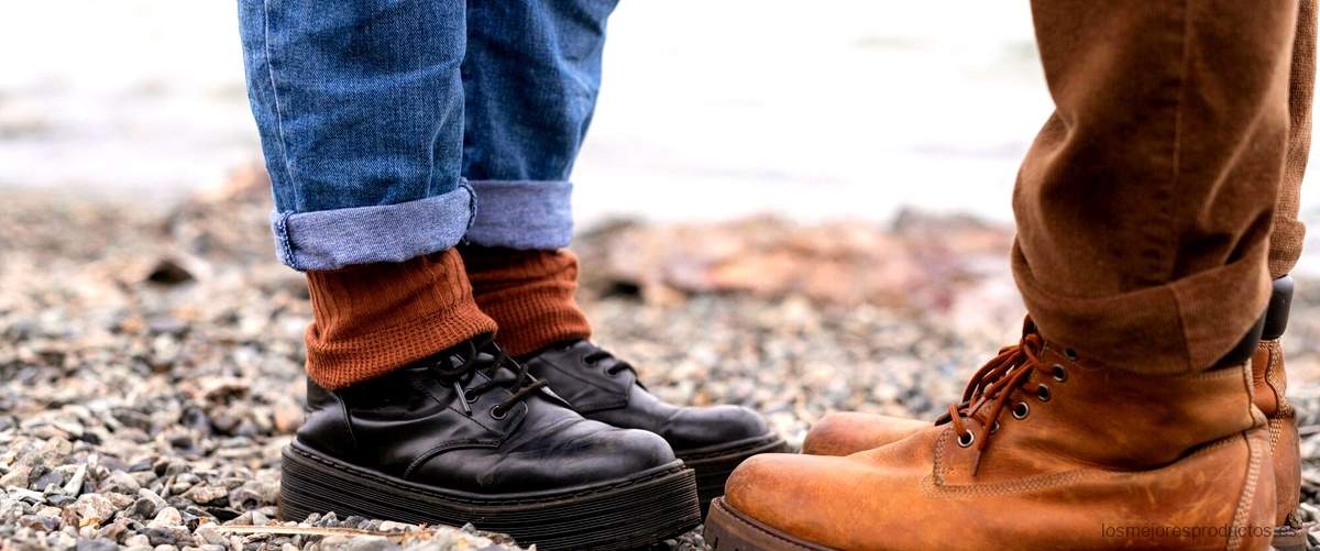 Estilo y comodidad en tus pies: Descubre los zuecos Skechers para hombre