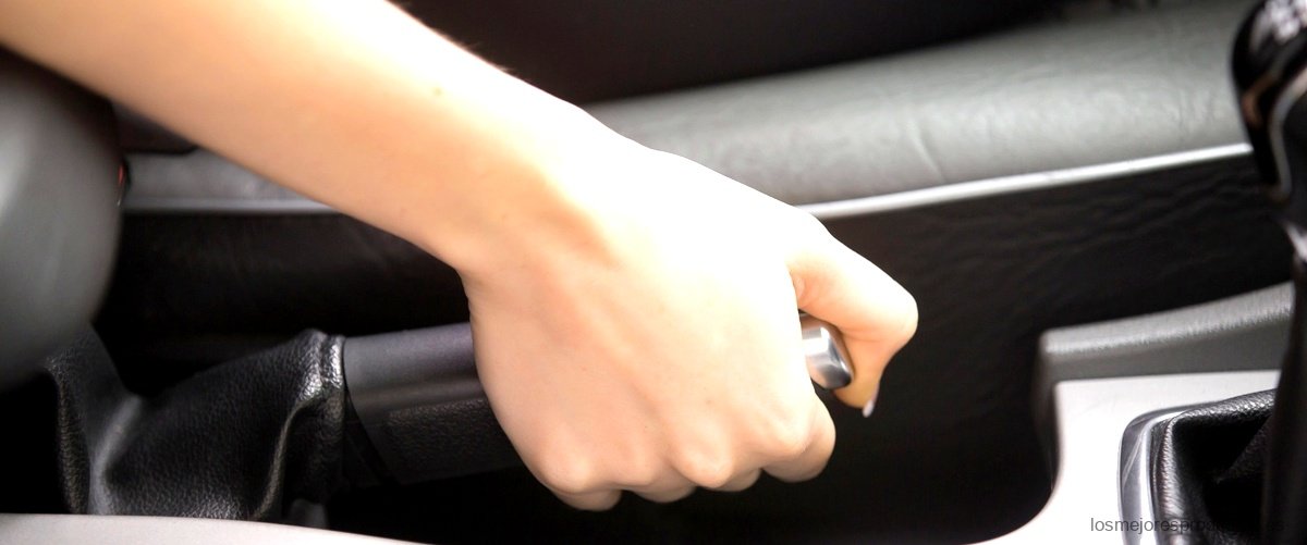 Estilo y seguridad al volante: guantes para conducir en El Corte Inglés