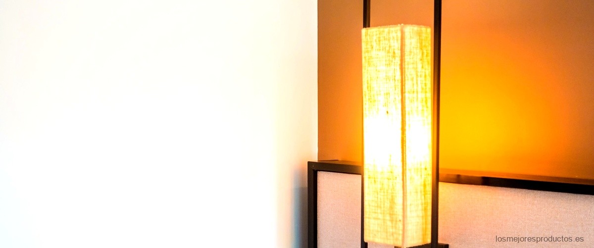 Faroles decorativos grandes: una forma elegante de iluminar tus espacios interiores