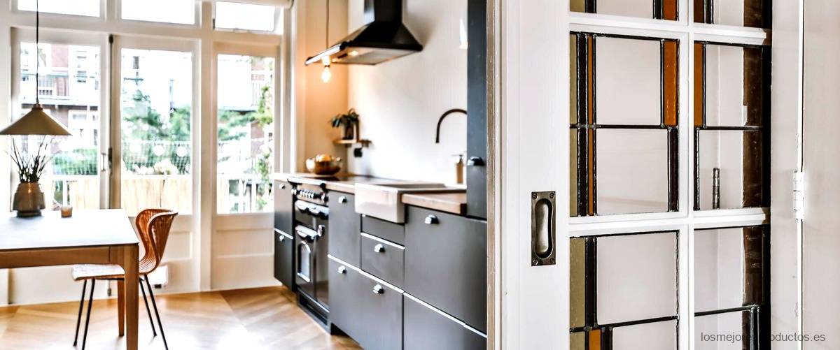 Herraje puerta abatible vertical: la clave para una cocina moderna y organizada