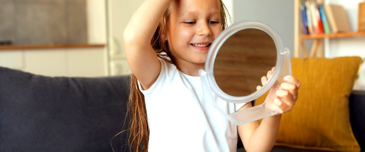 Ideas creativas para usar los espejos adhesivos de Ikea en un ambiente Montessori