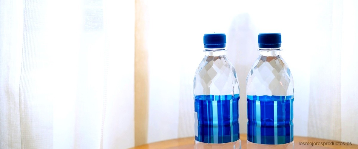 La opción más sostenible: botellas de agua de dos litros de vidrio