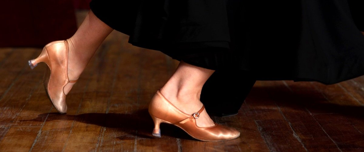 La sofisticación de los zapatos de baile latino Milano