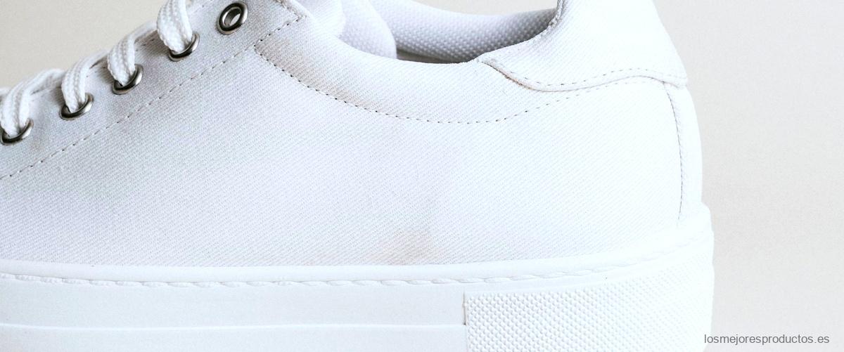 Las adidas sl 72 blancas: un toque de estilo vintage que marca la diferencia.