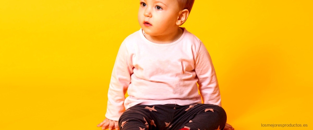 Leotardos naranjas bebé: la tendencia de moda para los más pequeños
