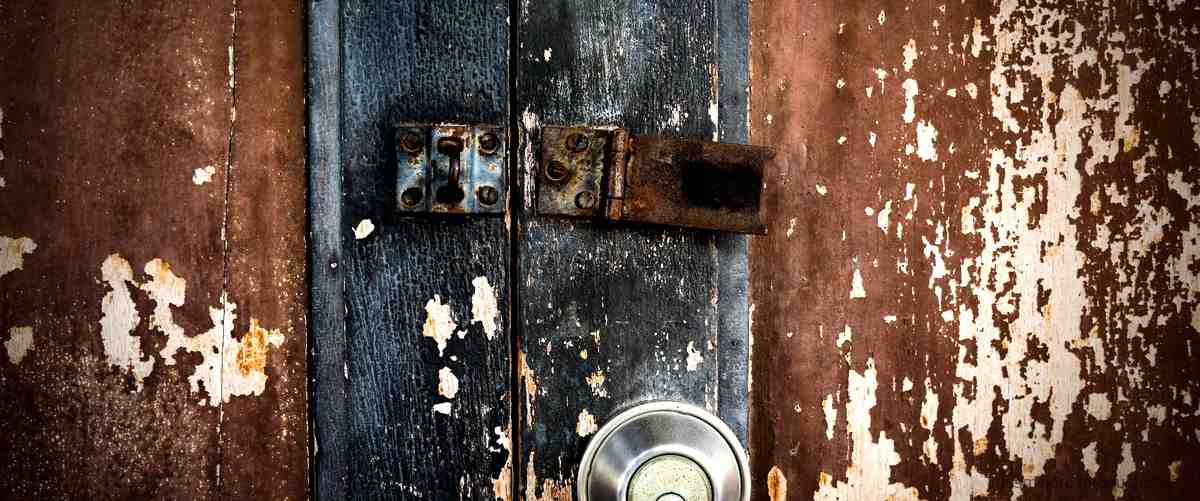 Manillas vintage: el detalle perfecto para puertas de madera.