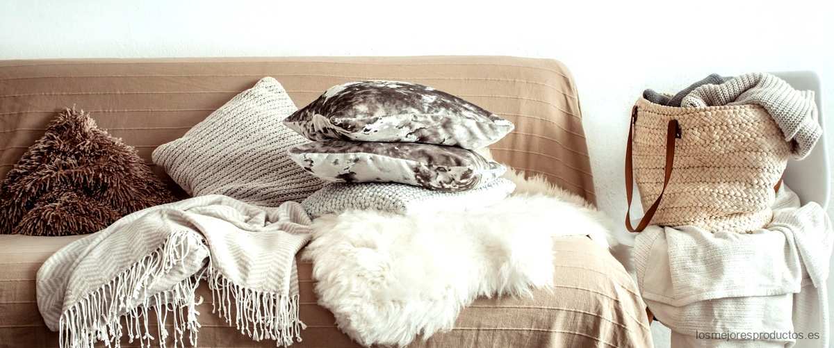 Mantas para sofá en Hipercor: el complemento perfecto para tu hogar