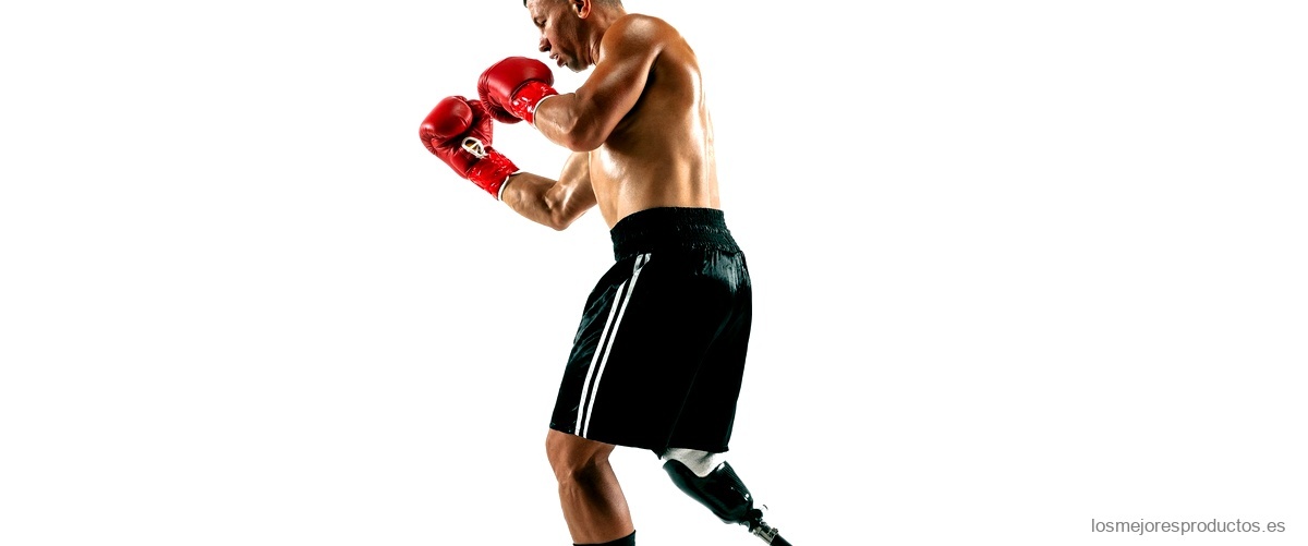 Mejora tu técnica con las botas de boxeo Asics: Potencia y estilo en cada movimiento