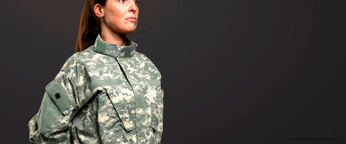 Moda militar femenina: empoderamiento a través del estilo