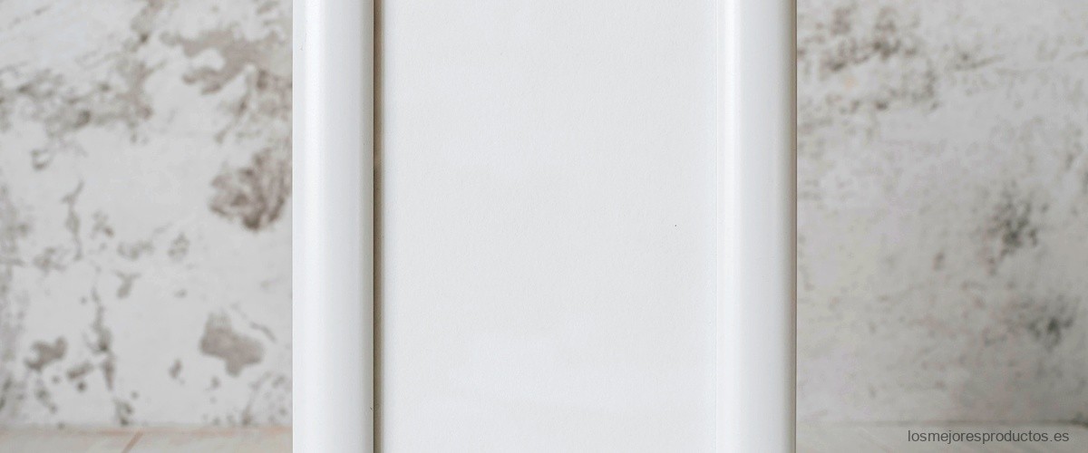 Molduras de PVC blanco: la opción más práctica y económica para decorar tus puertas
