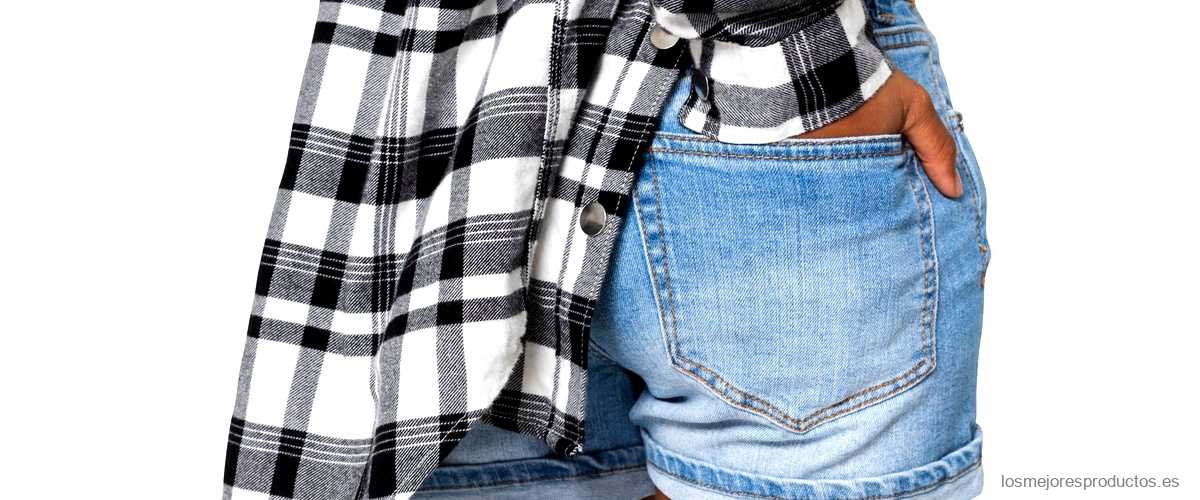 Pantalones de vinilo para mujer: la opción ideal para destacar en cualquier ocasión