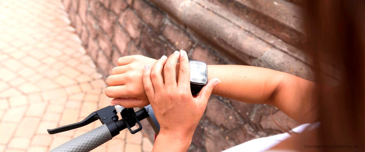 Patinete de dos ruedas para niños con freno de mano: diversión y seguridad garantizadas