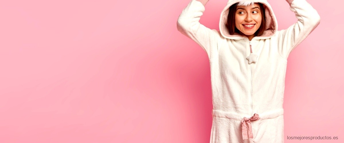Pijama mono mujer primark: la prenda que no puede faltar en tu armario.