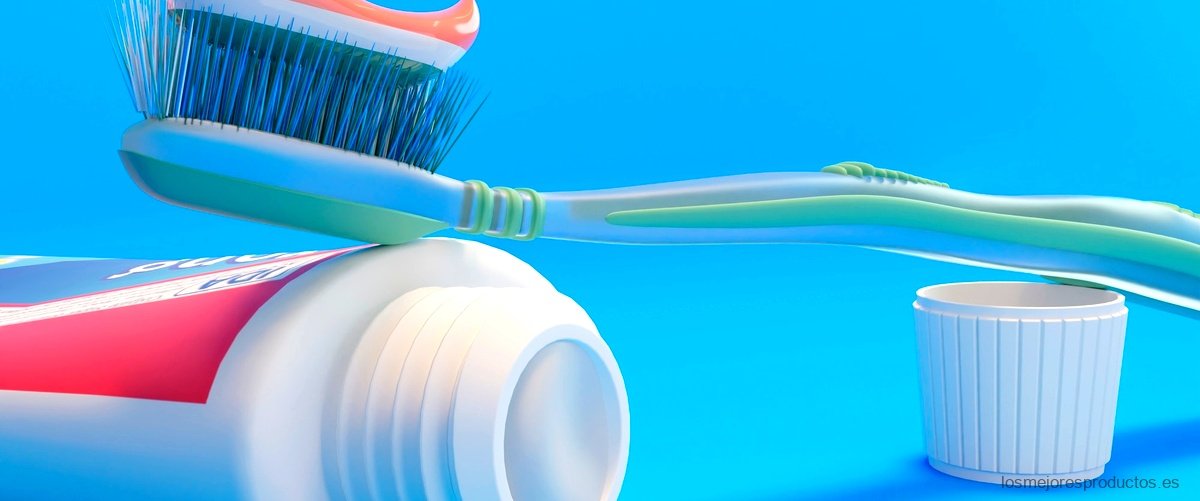 ¿Qué cantidad de flúor debe tener la pasta dental para adultos?