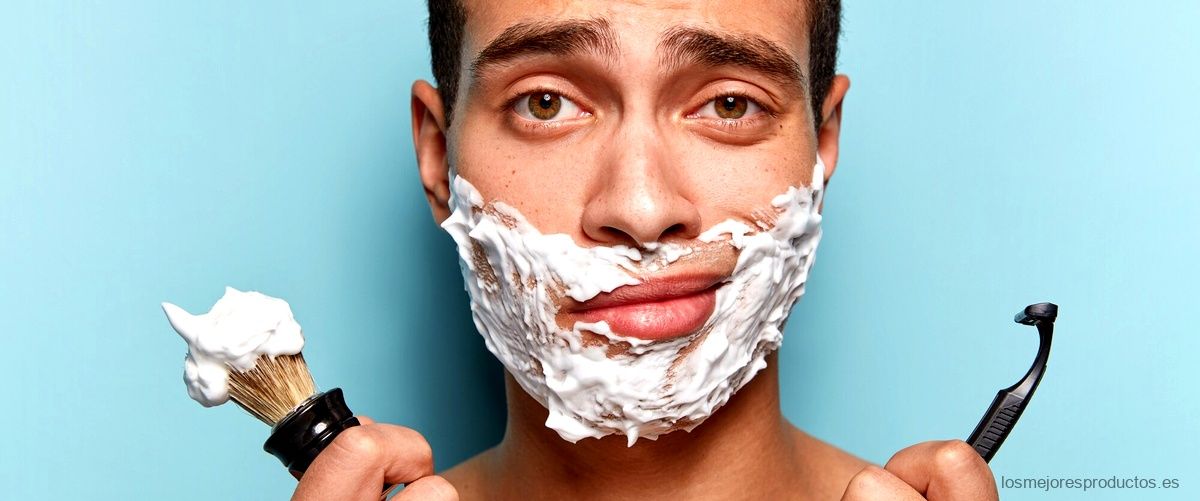 ¿Qué es mejor, usar espuma o jabón para afeitarse?
