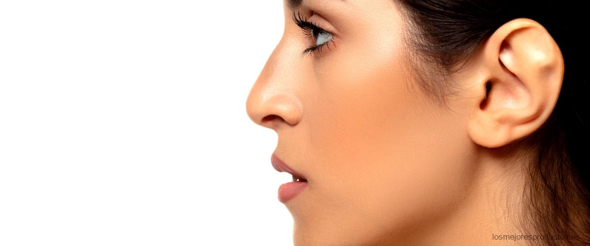 ¿Qué músculo se inserta en el hueso nasal?