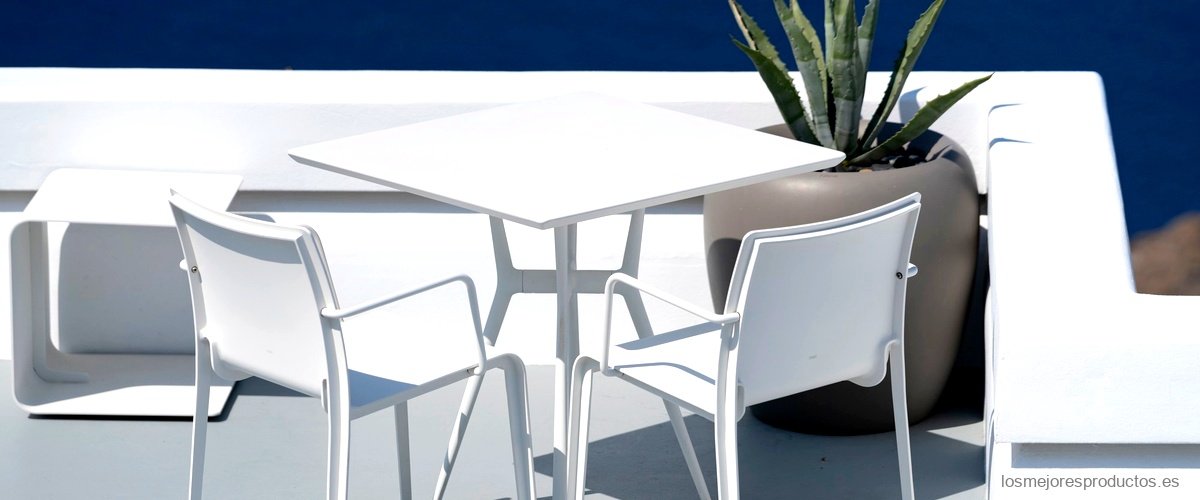 Renueva tu cocina con una mesa alta y taburetes de Ikea