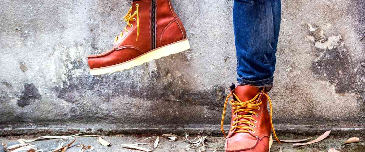 Renueva tu estilo con los mocasines Vans para hombre: La última tendencia en calzado