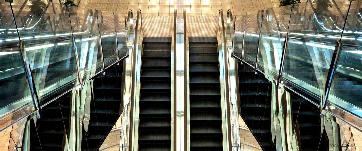 Sillas manuales para subir y bajar escaleras: una alternativa práctica y económica