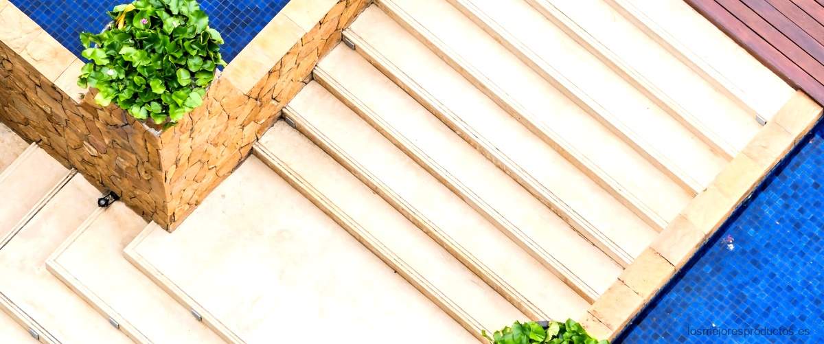 Suelo de PVC para terrazas: nivelador y resistente a la intemperie