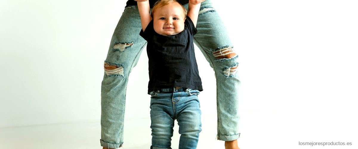 Aspectos a tener en cuenta al comprar un pantalón con peto vaquero para bebé Lild: