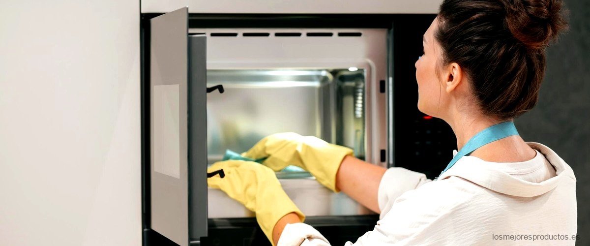 ¿Cómo limpiar el horno de la cocina con amoníaco?