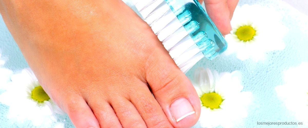 ¿Cómo quitar las uñas postizas de los pies?